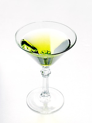 포토 JPG 음료 음식 술잔 잔 한잔 주류 실내 누끼 사람없음 세로 칵테일 칵테일잔 국내포토 1 식기 내부 파일형식