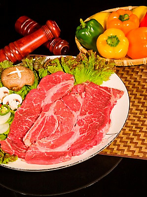 포토 JPG 그릇 접시 채소 식재료 파프리카 실내 생고기 육류 돼지고기 사람없음 세로 바구니 상추 양념통 양송이 표고버섯 국내포토 식기 통 내부 버섯 양념 파일형식