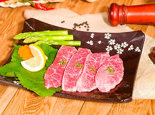 포토 JPG 그릇 접시 채소 식재료 실내 생고기 육류 사람없음 목재 가로 소고기 천 레몬 아스파라거스 나무바닥 깻잎 양념통 한우 후추 후추통 원목무늬 특수부위 파슬리가루 허브가루 국내포토 나무 식기 무늬 과일 재료 바닥 통 내부 직물 양념 가루 향신료 부위 파일형식