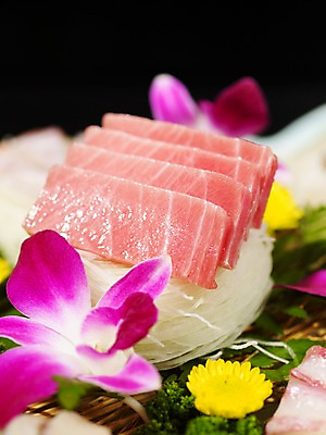 포토 JPG 꽃 검은배경 실내 파슬리 어류 요리 근접촬영 사람없음 장식 생선회 해산물 일본음식 국내포토 식물 음식 뷰포인트 백그라운드 채소 내부 검은색 수중동물 회 파일형식