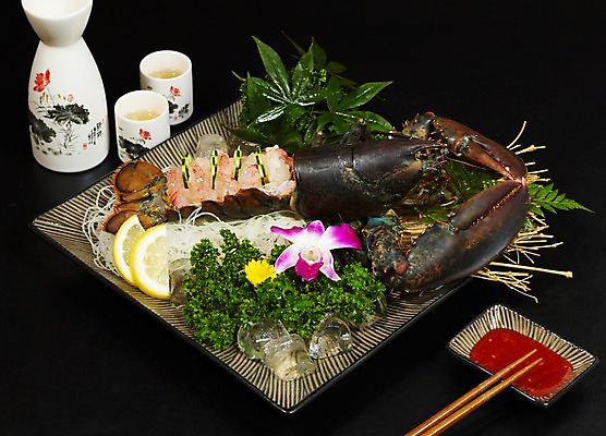 포토 JPG 그릇 접시 꽃 음식 단풍 술잔 젓가락 술병 잔 국화 실내 파슬리 요리 사람없음 장식 얼음 해물요리 바닷가재 레몬 해산물 종지 호접란 사케 랍스터사시미 싸리나무 일본음식 국내포토 자연요소 나무 식물 식기 잎 채소 과일 병_용기 주류 수저 내부 가재 파일형식