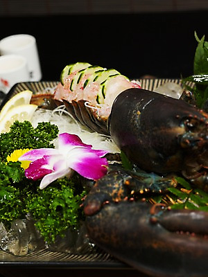 포토 JPG 그릇 접시 꽃 음식 국화 실내 파슬리 요리 사람없음 장식 해물요리 바닷가재 해산물 호접란 랍스터사시미 일본음식 국내포토 식물 식기 채소 내부 가재 파일형식