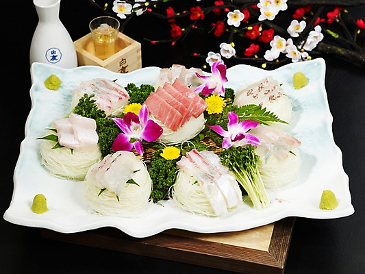 포토 JPG 그릇 접시 꽃 아시아 음식 외국문화 술잔 술병 잔 국화 실내 파슬리 요리 사람없음 장식 새싹 해물요리 생선회 벚꽃 해산물 호접란 사케 홍매화 일본음식 국내포토 식물 식기 나라 문화 채소 병_용기 주류 내부 회 매화 파일형식