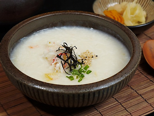 포토 JPG 아시아 음식 외국문화 실내 요리 근접촬영 사람없음 단무지 죽 락교 게살죽 나무발 일본음식 국내포토 나라 문화 뷰포인트 내부 염교 파일형식