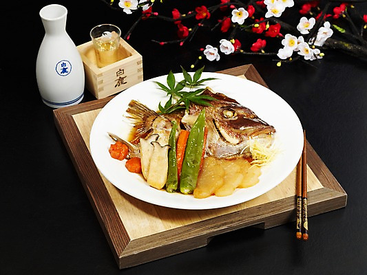 포토 JPG 그릇 접시 음식 단풍 술잔 젓가락 고추 검은배경 술병 잔 쟁반 실내 요리 사람없음 장식 버섯 해물요리 벚꽃 무 해산물 찜 도미 사케 홍매화 도미머리조림 생선조림 일본음식 국내포토 식기 꽃 백그라운드 잎 채소 병_용기 뿌리채소 주류 수저 어류 내부 검은색 매화 조림 파일형식