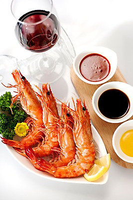 포토 JPG 스튜디오촬영 그릇 접시 꽃 아시아 음식 절지류 와인잔 새우 국화 파슬리 갑각류 요리 사람없음 장식 와인 해물요리 대하 해산물 찜 종지 왕새우찜 일본음식 국내포토 식물 동물 식기 나라 채소 술잔 주류 실내 파일형식