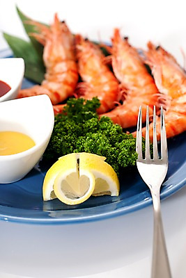 포토 JPG 스튜디오촬영 그릇 접시 아시아 음식 포크 절지류 새우 파슬리 갑각류 요리 사람없음 해물요리 레몬 대하 해산물 찜 종지 왕새우찜 일본음식 국내포토 동물 식기 나라 채소 과일 실내 파일형식