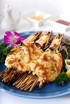 포토 JPG 스튜디오촬영 그릇 접시 아시아 음식 외국문화 절지류 새우 실내 파슬리 갑각류 요리 사람없음 해물요리 대하 해산물 종지 호접란 왕새우버터구이 일본음식 국내포토 동물 식기 꽃 나라 문화 채소 내부 구이 파일형식