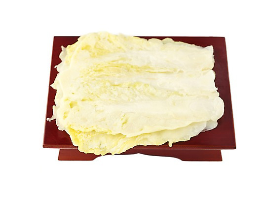 포토 JPG 스튜디오촬영 한국문화 한국전통 한식 음식 한국 실내 누끼 사람없음 상차림 전 제사 전통의례 제기_제사 제사상 제사음식 명절음식 배추전 국내포토 동양문화 전통 아시아 내부 전통음식 제사용품 파일형식