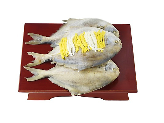 포토 JPG 스튜디오촬영 한식 음식 실내 어류 누끼 사람없음 고명 상차림 제사 전통의례 찜 제기_제사 제사상 제사음식 병어 생선찜 국내포토 전통 내부 수중동물 전통음식 제사용품 파일형식