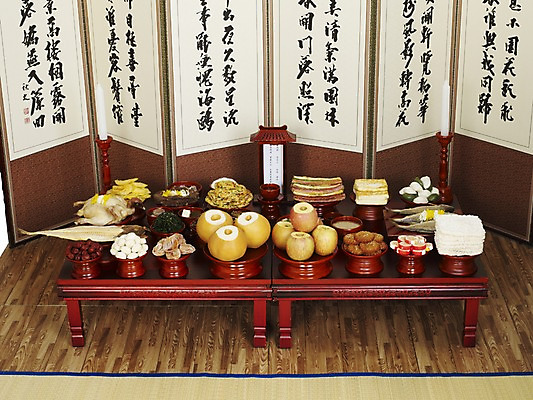 포토 JPG 한국문화 한국전통 명절 한식 음식 과일 초 떡 한국 실내 육류 어류 사람없음 추석 닭고기 배 고명 사과 상차림 전 제사 전통의례 촛대 나물 대추 제기_제사 한과 병풍 제사상 제사음식 약과 포 식혜 건대추 고사리 닭찜 돔배기적 두부전 밥풀산자 병어 북어포 산자 소탕 야채전 어탕 유과 육탕 추석차례상 취나물 편 조기_생선 국내포토 동양문화 전통 기념일 아시아 음료 채소 식재료 디저트 내부 수중동물 전통음식 전통차 탕 찜 제사용품 파일형식 어포