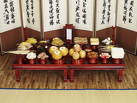 포토 JPG 한국문화 한국전통 명절 한식 음식 과일 초 떡 한국 실내 육류 어류 사람없음 추석 닭고기 배 고명 사과 상차림 전 제사 전통의례 촛대 나물 대추 제기_제사 한과 병풍 제사상 제사음식 약과 포 식혜 건대추 고사리 닭찜 돔배기적 두부전 밥풀산자 병어 북어포 산자 소탕 야채전 어탕 유과 육탕 추석차례상 취나물 편 조기_생선 국내포토 동양문화 전통 기념일 아시아 음료 채소 식재료 디저트 내부 수중동물 전통음식 전통차 탕 찜 제사용품 파일형식 어포