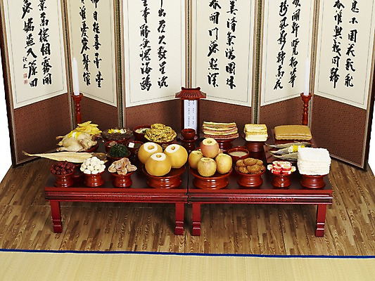 포토 JPG 한국문화 한국전통 한식 음식 과일 초 김치 떡 건조 한국 실내 육류 어류 사람없음 닭고기 배 고명 사과 상차림 전 제사 전통의례 촛대 나물 대추 제기_제사 한과 병풍 제사상 제사음식 약과 포 나박김치 곶감 식혜 건대추 고사리 녹두전 닭찜 돔배기적 두부전 밥풀산자 병어 북어포 산자 소탕 야채전 어탕 유과 육탕 취나물 편 조기_생선 국내포토 동양문화 전통 아시아 음료 채소 식재료 디저트 감 내부 수중동물 전통음식 전통차 탕 찜 건과일 제사용품 파일형식 어포