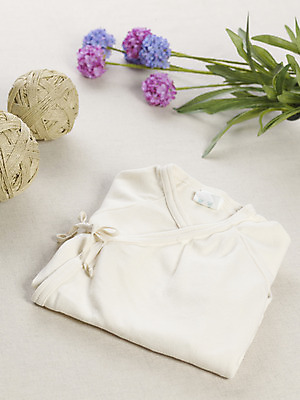 포토 JPG 스튜디오촬영 옷 꽃 리본 실내 사람없음 장식 세로 아기용품 끈 매듭 유아복 노끈 배냇저고리 신생아옷 국내포토 식물 줄 내부 오브젝트 파일형식