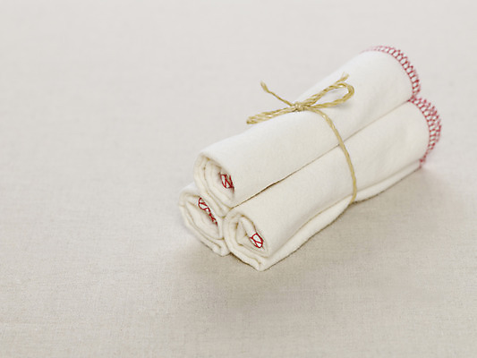 포토 JPG 스튜디오촬영 옷 실내 사람없음 가로 아기용품 끈 다발 묶기 손수건 노끈 국내포토 줄 모션 내부 오브젝트 파일형식