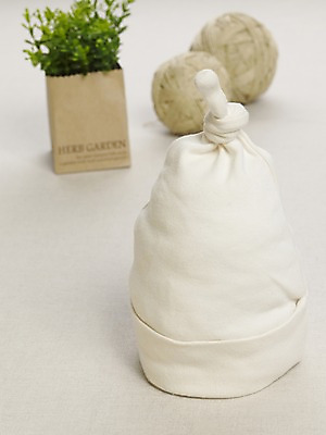 포토 JPG 스튜디오촬영 식물 모자 잡화 옷 화분 화초 실내 사람없음 세로 아기용품 끈 풀 유아복 노끈 국내포토 줄 내부 오브젝트 파일형식