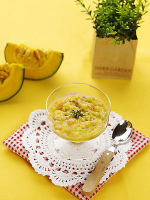 포토 JPG 스튜디오촬영 식물 그릇 화분 화초 음식 호박 잔 실내 사람없음 아웃포커스 세로 숟가락 아기용품 풀 사발 천 이유식 단호박 믹싱볼 국내포토 레이스천 식기 채소 촬영기법 수저 내부 직물 사기그릇 오브젝트 파일형식