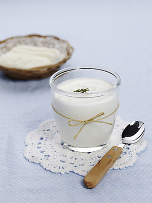 포토 JPG 스튜디오촬영 음식 잔 실내 사람없음 아웃포커스 컵 세로 바구니 쿠키 과자 숟가락 아기용품 끈 노끈 이유식 이유식과자 국내포토 레이스천 식기 줄 디저트 촬영기법 수저 내부 직물 오브젝트 파일형식