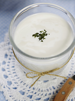 포토 JPG 스튜디오촬영 음식 잔 실내 근접촬영 사람없음 컵 세로 아기용품 끈 노끈 이유식 국내포토 레이스천 식기 줄 뷰포인트 내부 직물 오브젝트 파일형식