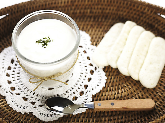 포토 JPG 스튜디오촬영 음식 잔 실내 사람없음 아웃포커스 컵 가로 바구니 쿠키 과자 숟가락 아기용품 끈 노끈 이유식 이유식과자 국내포토 레이스천 식기 줄 디저트 촬영기법 수저 내부 직물 오브젝트 파일형식