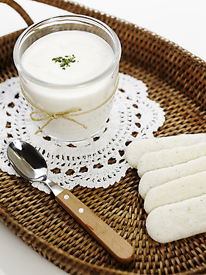 포토 JPG 스튜디오촬영 음식 잔 실내 사람없음 컵 세로 바구니 쿠키 과자 숟가락 아기용품 끈 노끈 이유식 이유식과자 국내포토 레이스천 식기 줄 디저트 수저 내부 직물 오브젝트 파일형식