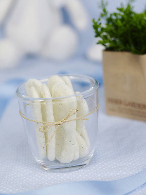 포토 JPG 스튜디오촬영 식물 리본 화분 화초 음식 잔 실내 사람없음 아웃포커스 컵 세로 쿠키 과자 아기용품 끈 풀 노끈 이유식 이유식과자 국내포토 식기 줄 디저트 촬영기법 내부 오브젝트 파일형식