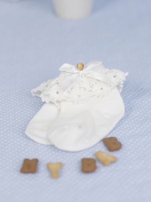 포토 JPG 스튜디오촬영 알파벳 영어 옷 양말 실내 사람없음 아웃포커스 세로 단어 쿠키 과자 아기용품 아기양말 이유식과자 국내포토 문자 디저트 촬영기법 내부 오브젝트 파일형식