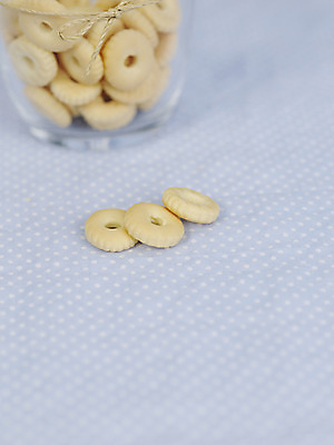 포토 JPG 스튜디오촬영 음식 잔 실내 사람없음 아웃포커스 컵 세로 쿠키 과자 아기용품 끈 노끈 이유식 이유식과자 국내포토 식기 줄 디저트 촬영기법 내부 오브젝트 파일형식