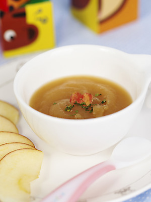 포토 JPG 스튜디오촬영 그릇 접시 음식 실내 근접촬영 사람없음 아웃포커스 세로 장난감 놀이용품 숟가락 아기용품 사과 커피잔 이유식 국내포토 식기 커피 뷰포인트 과일 잔 촬영기법 수저 내부 오브젝트 파일형식