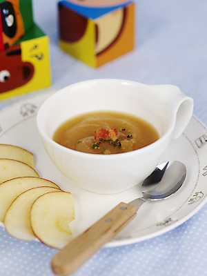 포토 JPG 스튜디오촬영 그릇 접시 음식 실내 사람없음 아웃포커스 세로 장난감 놀이용품 숟가락 아기용품 사과 커피잔 이유식 국내포토 식기 커피 과일 잔 촬영기법 수저 내부 오브젝트 파일형식