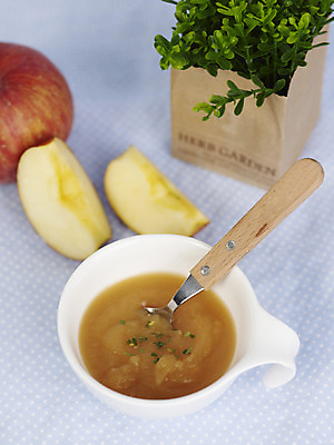 포토 JPG 스튜디오촬영 식물 그릇 화분 화초 음식 과일 실내 사람없음 아웃포커스 세로 숟가락 아기용품 풀 사과 커피잔 이유식 국내포토 식기 커피 잔 촬영기법 수저 내부 오브젝트 파일형식