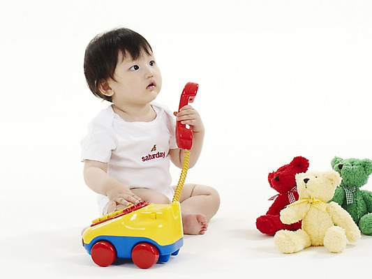 포토 JPG 스튜디오촬영 전신 여자 딸 인형 실내 한명 사람 앉기 동양인 손짓 가로 장난감 놀이용품 곰인형 한국인 아기 전화기 수화기 여자만 여자한명만 아기만 여자아기만 여자아기한명만 국내포토 1 가족 모션 인종 내부 오브젝트 파일형식