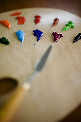 포토 JPG 교육 학교 수업 실내 미술 근접촬영 사람없음 스쿨라이프 물감 미술도구 색칠 팔레트 미술교육 채색 미술실 국내포토 라이프스타일 뷰포인트 문화예술 내부 오브젝트 파일형식