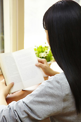 포토 JPG 식물 학생 여학생 여자 교육 교복 화분 화초 창문 학교 청소년 고등학생 실내 고등학교 한명 사람 앉기 동양인 상반신 뒷모습 10대 책 독서 스쿨라이프 도서관 책상 여자만 여자한명만 십대만 십대여자만 십대여자한명만 국내포토 1 라이프스타일 옷 뷰포인트 가구 모션 인종 내부 파일형식