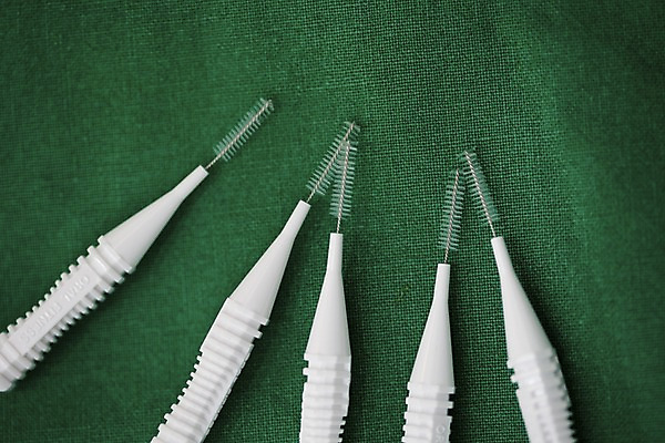 포토 JPG 실내 치과 사람없음 하이앵글 여러개 의료용품 치과용품 치간칫솔 국내포토 뷰포인트 다수 의료기기 병원 내부 칫솔 파일형식