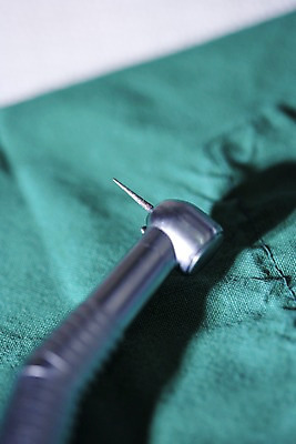 포토 JPG 실내 치과 그림자 근접촬영 사람없음 아웃포커스 한개 의료용품 치과용품 핸드피스 국내포토 1 뷰포인트 의료기기 촬영기법 병원 내부 파일형식