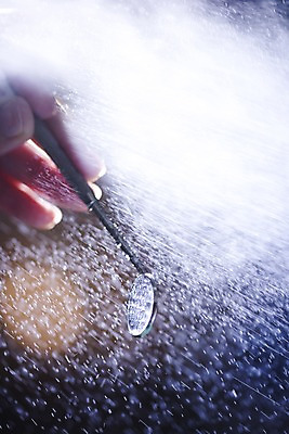 포토 JPG 손 실내 치과 신체부위 거울 물방울 의료용품 치과용품 구강거울 국내포토 의료기기 병원 사람 내부 파일형식