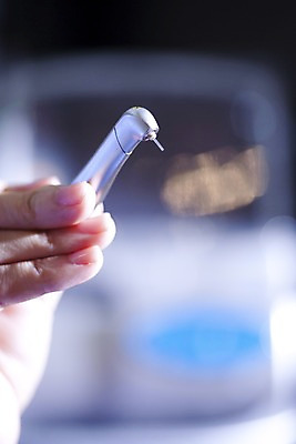 포토 JPG 손 실내 치과 신체부위 의료용품 치과용품 핸드피스 국내포토 의료기기 병원 사람 내부 파일형식