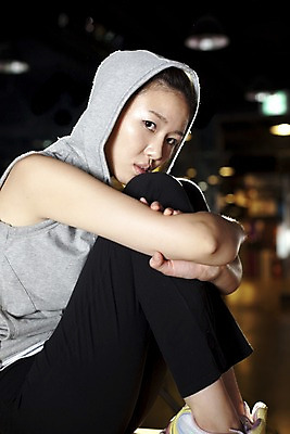 포토 JPG 라이프스타일 옷 여자 포즈 휴식 실내 건강 한명 사람 앉기 동양인 상반신 20대 성인 세로 운동복 청춘 운동 건강관리 헬스 한국인 체육관 여자만 여자한명만 성인여자만 청년만 청년여자만 성인한명만 청년여자한명만 성인여자한명만 성인만 국내포토 1 컨셉 모션 관리 인종 청년 내부 생활 파일형식