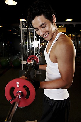 포토 JPG 라이프스타일 남자 포즈 장갑 근육 전등 조명 실내 건강 한명 미소 웃음 사람 동양인 손짓 상반신 20대 성인 운동복 운동 건강관리 운동기구 헬스 헬스장 한국인 역기 웨이트트레이닝 웨이트기구 헬스장갑 남자만 남자한명만 성인남자만 청년만 청년남자만 청년남자한명만 성인한명만 성인남자한명만 성인만 국내포토 1 잡화 옷 모션 표정 관리 인종 청년 내부 생활 파일형식