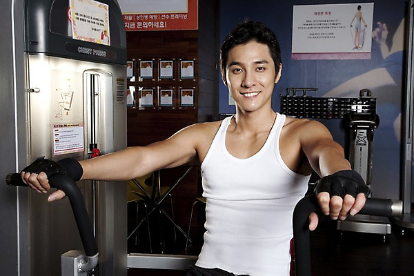 포토 JPG 라이프스타일 남자 포즈 장갑 실내 건강 한명 미소 웃음 사람 동양인 손짓 상반신 20대 성인 운동복 운동 건강관리 운동기구 헬스 헬스장 한국인 웨이트트레이닝 웨이트기구 숄더프레스 헬스장갑 남자만 남자한명만 성인남자만 청년만 청년남자만 청년남자한명만 성인한명만 성인남자한명만 성인만 국내포토 1 잡화 옷 모션 표정 관리 인종 청년 내부 생활 파일형식