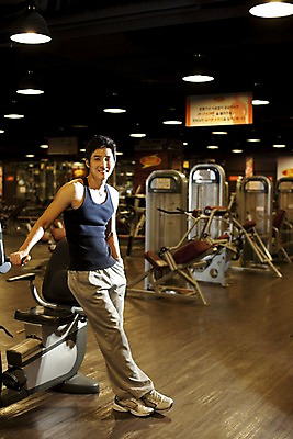 포토 JPG 전신 직업 옷 남자 실내 건강 관리 한명 서기 사람 동양인 20대 성인 세로 운동복 운동 운동기구 헬스 헬스장 한국인 업무 작업 작업실 체육관 트레이너 남자만 남자한명만 성인남자만 청년만 청년남자만 청년남자한명만 성인한명만 성인남자한명만 성인만 국내포토 1 모션 인종 청년 내부 파일형식