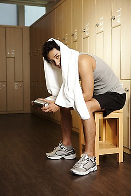 포토 JPG 전신 라이프스타일 응시 남자 의자 휴식 실내 건강 한명 미소 사람 앉기 동양인 20대 성인 세로 운동복 수건 운동 건강관리 헬스 헬스장 한국인 사물함 캐비닛 물통 물병 서랍장 수납 탈의실 남자만 남자한명만 성인남자만 청년만 청년남자만 청년남자한명만 성인한명만 성인남자한명만 성인만 국내포토 1 시선 옷 가구 컨셉 모션 표정 관리 인종 청년 내부 생활 위생용품 파일형식