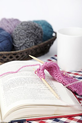 포토 JPG 스튜디오촬영 계절 겨울 자연 실내 사람없음 아웃포커스 간행물 책 바구니 머그컵 바늘 뜨개질 털실 천 오브젝트 체크무늬 손뜨게 국내포토 무늬 촬영기법 취미 내부 컵 도구 직물 실 생태계 파일형식