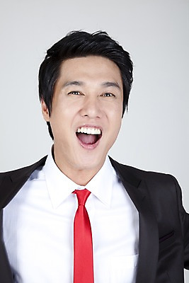 포토 JPG 스튜디오촬영 직업 라이프스타일 남자 와이셔츠 비즈니스 넥타이 표정 한명 미소 웃음 사람 동양인 정장 근접촬영 상반신 20대 성인 라이프 비즈니스라이프 기쁨 한국인 직장인 사무원 비즈니스맨 남자만 남자한명만 성인남자만 청년만 청년남자만 청년남자한명만 성인한명만 성인남자한명만 성인만 국내포토 1 잡화 옷 감정 뷰포인트 셔츠 실내 인종 청년 생활 파일형식