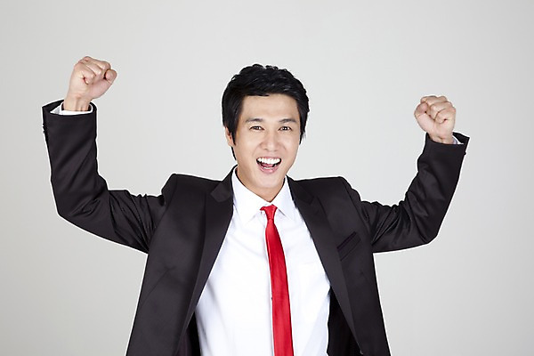 포토 JPG 스튜디오촬영 직업 라이프스타일 남자 포즈 와이셔츠 비즈니스 넥타이 표정 한명 미소 웃음 누끼 사람 동양인 정장 손짓 상반신 20대 성인 라이프 비즈니스라이프 주먹 기쁨 만세 한국인 직장인 사무원 비즈니스맨 남자만 남자한명만 성인남자만 청년만 청년남자만 청년남자한명만 성인한명만 성인남자한명만 성인만 국내포토 1 잡화 옷 감정 셔츠 모션 실내 인종 청년 생활 파일형식