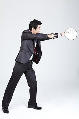 포토 JPG 스튜디오촬영 전신 직업 라이프스타일 남자 시계 포즈 와이셔츠 비즈니스 넥타이 표정 한명 들기 누끼 사람 동양인 정장 손짓 20대 성인 라이프 비즈니스라이프 한국인 직장인 사무원 비즈니스맨 벽시계 남자만 남자한명만 성인남자만 청년만 청년남자만 청년남자한명만 성인한명만 성인남자한명만 성인만 국내포토 1 잡화 옷 셔츠 모션 실내 인종 청년 생활 파일형식