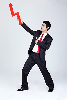 포토 JPG 스튜디오촬영 전신 직업 라이프스타일 남자 화살표 포즈 와이셔츠 비즈니스 넥타이 그래프 표정 한명 누끼 사람 동양인 정장 손짓 20대 성인 라이프 비즈니스라이프 기쁨 한국인 엄지손가락 최고 직장인 사무원 비즈니스맨 상승 남자만 남자한명만 성인남자만 청년만 청년남자만 청년남자한명만 성인한명만 성인남자한명만 성인만 국내포토 1 잡화 옷 감정 컨셉 셔츠 손가락 모션 실내 인종 청년 생활 파일형식