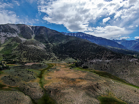 포토 JPG 해외이미지 산 안테나 초록색 계곡 땅 해외202008 해외포토 컬러 통신 파일형식