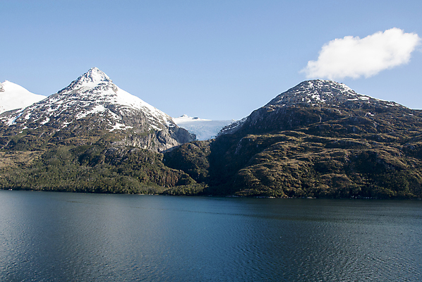포토 JPG 해외이미지 구름 공원 호수 여행 자연 휴가 산 풍경 사람없음 야외 물 파란색 컬러풀 냉동 얼음 미국 폭포 녹음 황무지 남아메리카 크루즈 빙하 비글 칠레 남쪽 아르헨티나 내추럴 원정 전국 지질학 채널 피오르 해외202008 해외포토 자연요소 공공시설 교육 컬러 북아메리카 배_교통 아메리카 기록 개 방향 생태계 지형 파일형식